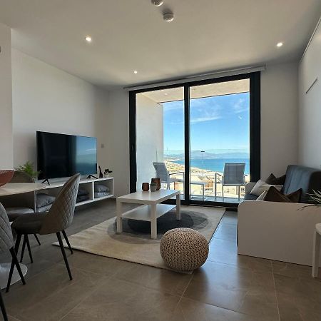 E1 Presidential Studios On High Floor With Stunning Sea Views Gibraltar Bagian luar foto