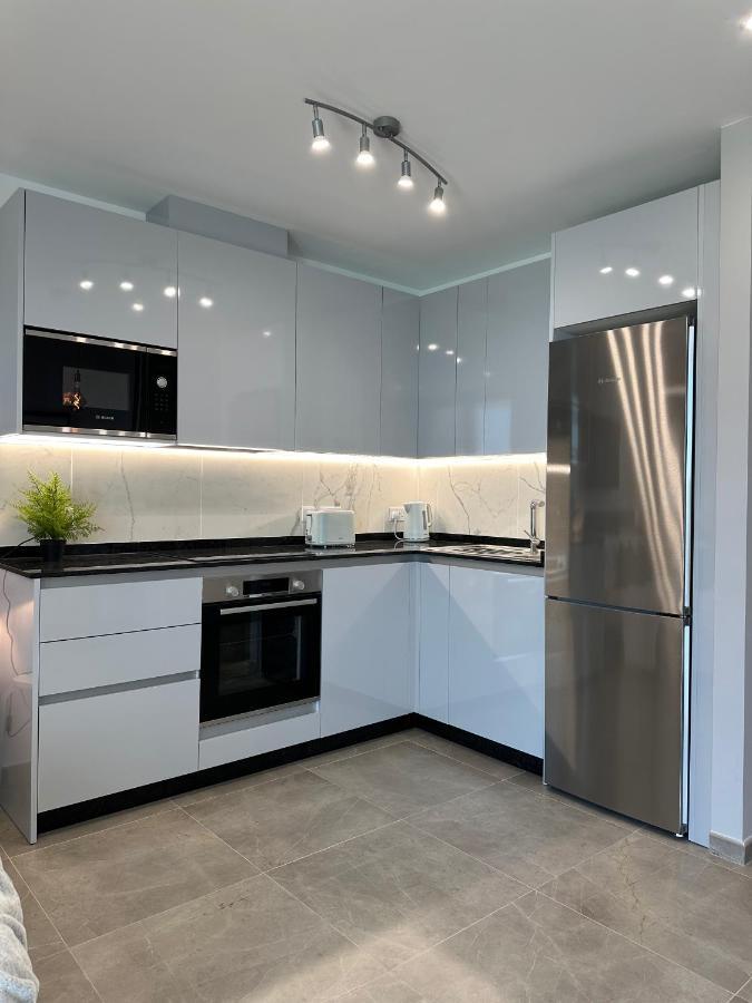 E1 Presidential Studios On High Floor With Stunning Sea Views Gibraltar Bagian luar foto