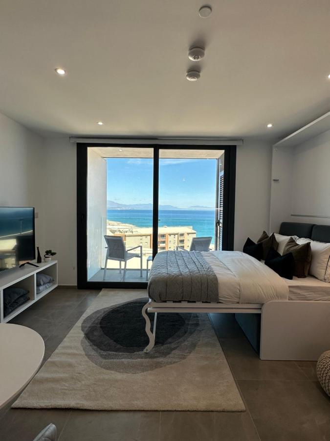 E1 Presidential Studios On High Floor With Stunning Sea Views Gibraltar Bagian luar foto