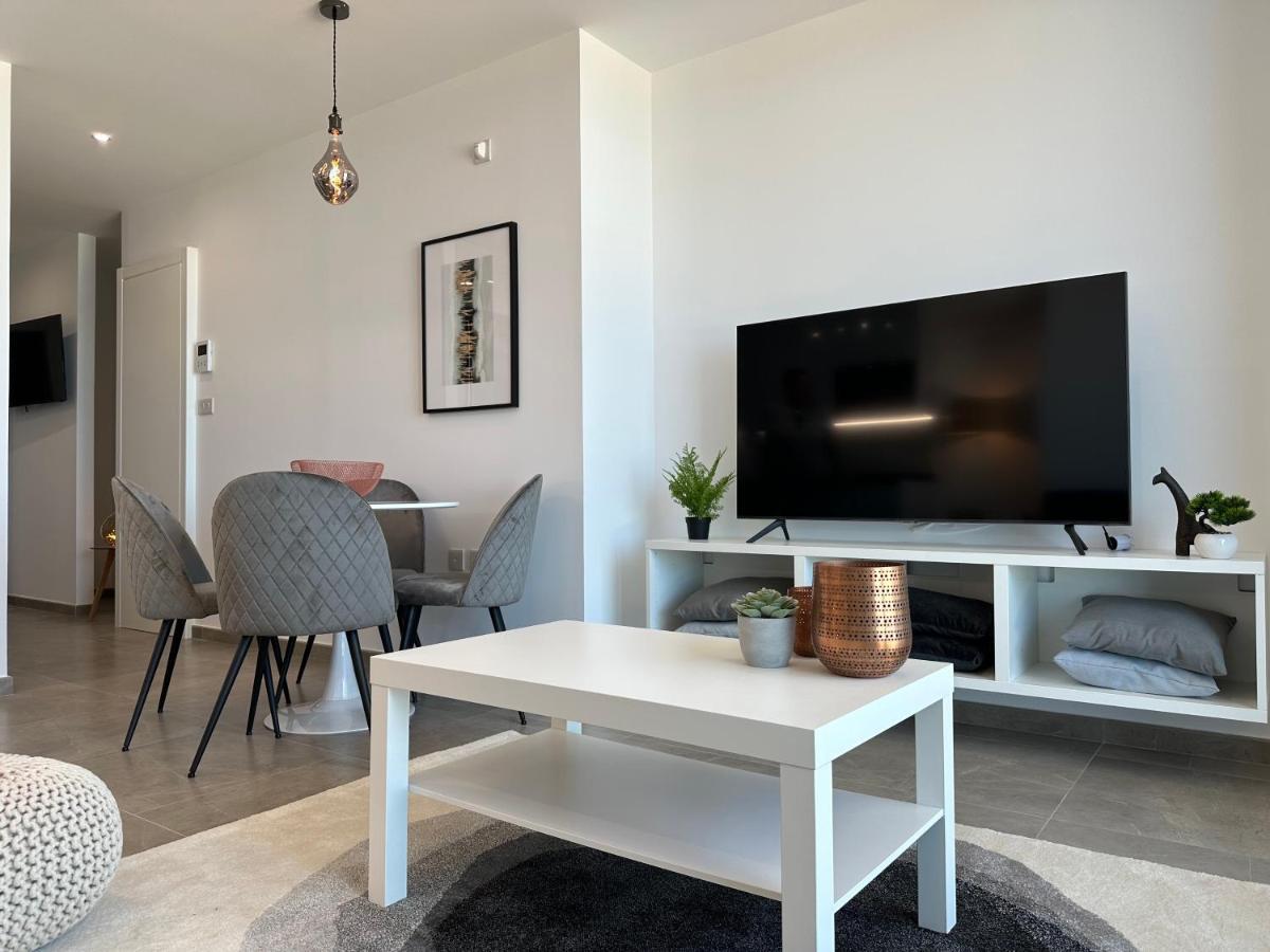 E1 Presidential Studios On High Floor With Stunning Sea Views Gibraltar Bagian luar foto