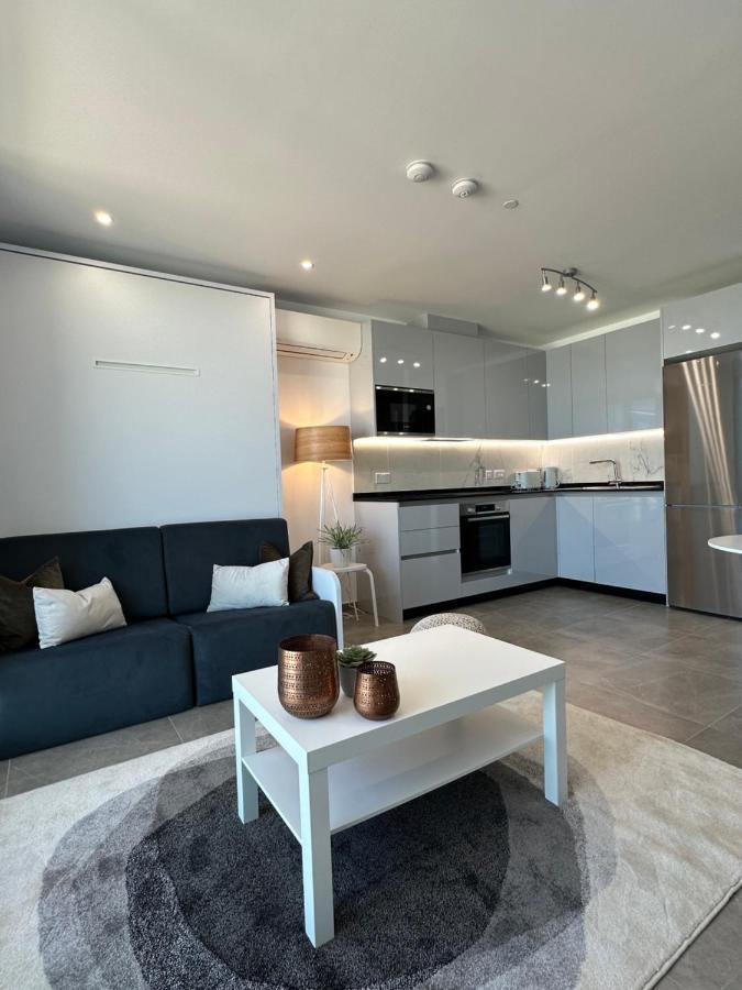E1 Presidential Studios On High Floor With Stunning Sea Views Gibraltar Bagian luar foto