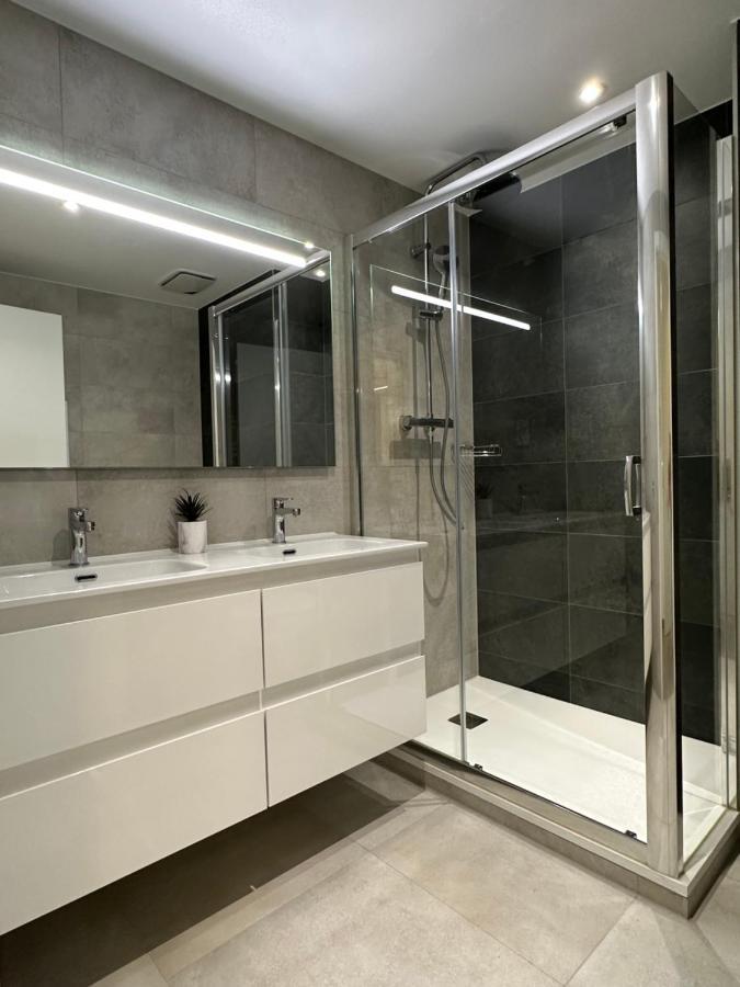 E1 Presidential Studios On High Floor With Stunning Sea Views Gibraltar Bagian luar foto