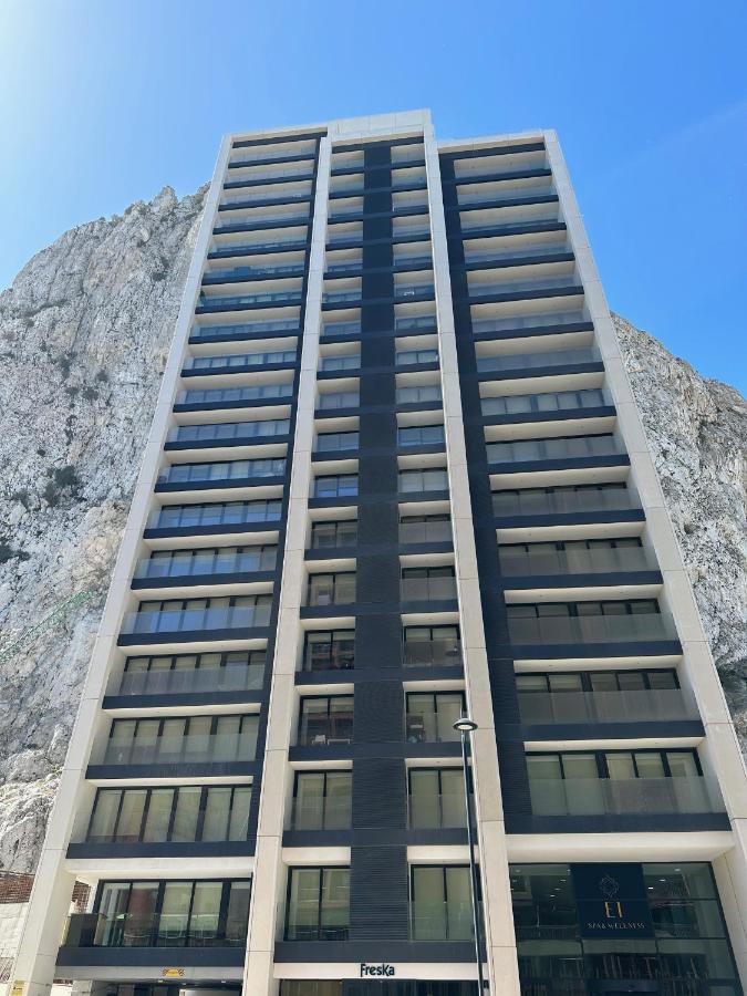 E1 Presidential Studios On High Floor With Stunning Sea Views Gibraltar Bagian luar foto